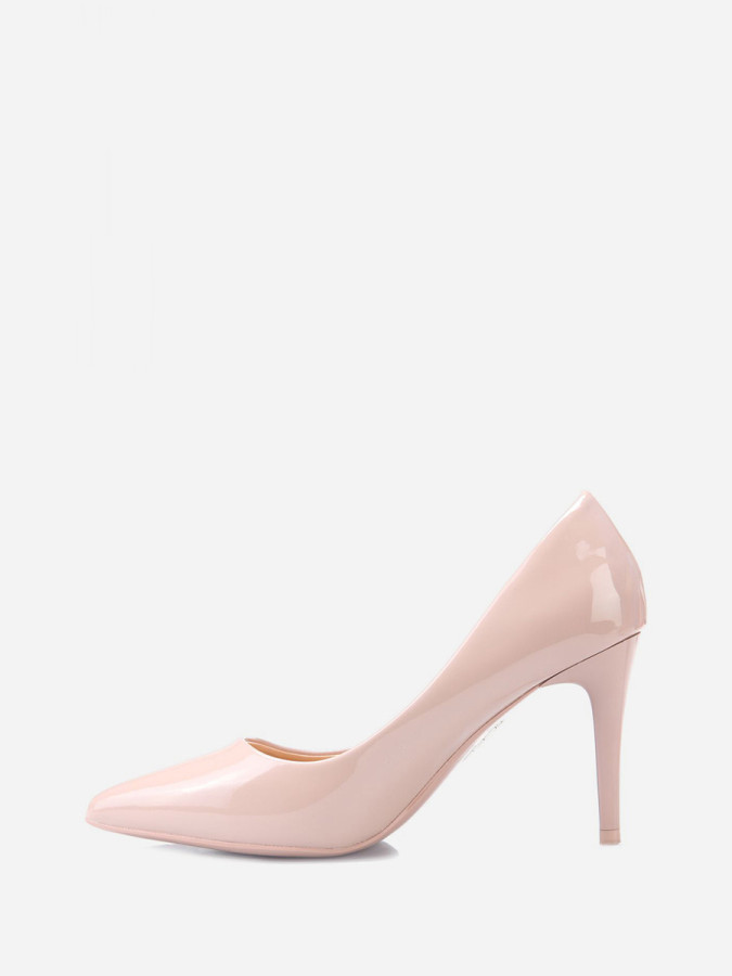 Escarpins beiges vernis à talon aiguille